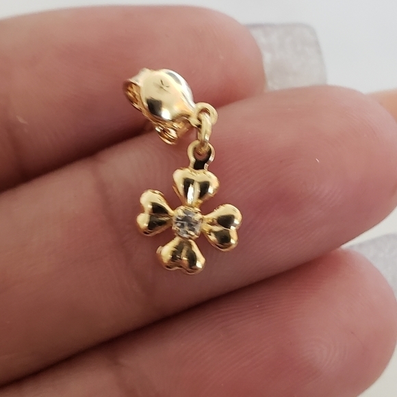 FLOWER earrings - Picture 4 of 4